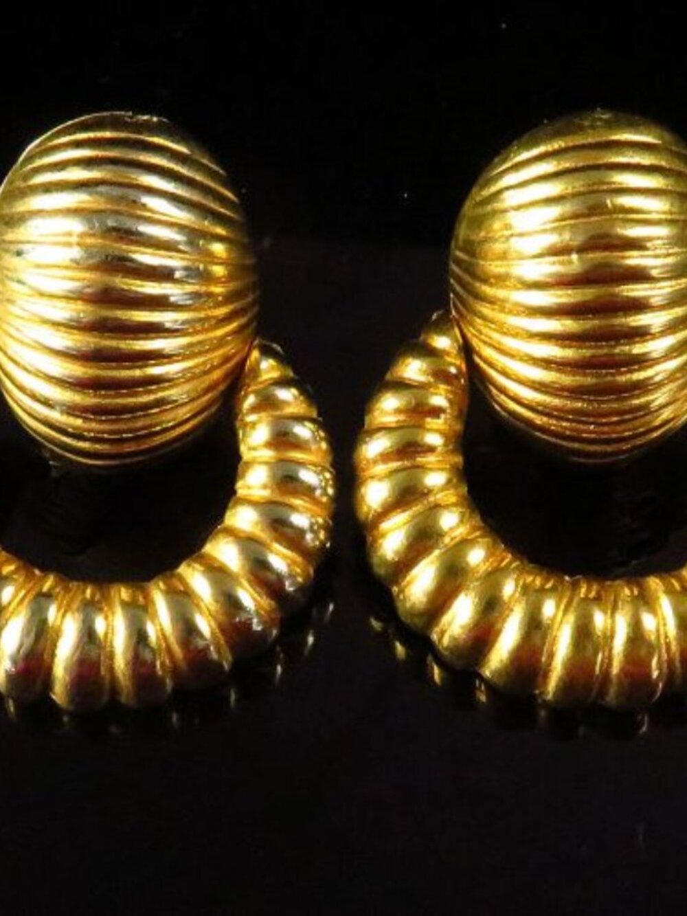 80s vintage signed Kenneth Lane Hanging Ribbed Doorknocker gold earrings